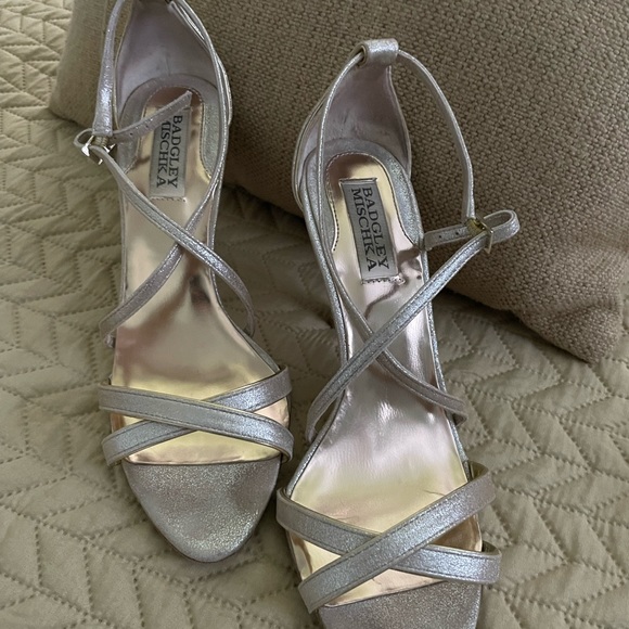 Super glam shimmery gold heels, cross arch ankle strap, size 8, EUC! - Picture 2 of 10